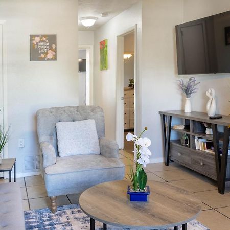 Congeniality And Comfort. All The Essentials With Class, 2 Nights? 2 Weeks? Stay, Relax, Work, Or Go Out For Fun. Arlington Luaran gambar