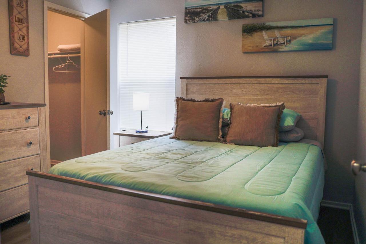 Congeniality And Comfort. All The Essentials With Class, 2 Nights? 2 Weeks? Stay, Relax, Work, Or Go Out For Fun. Arlington Luaran gambar